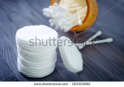 cotton-disk-and-stick-163324682.jpg